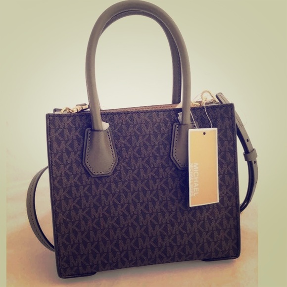 Michael Kors Mercer Med Messenger $228 - Picture 1 of 6